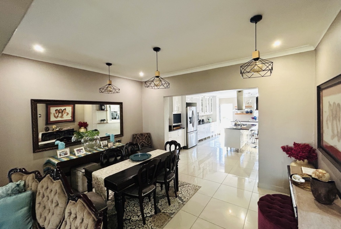 Family home in Abbotsford for sale!