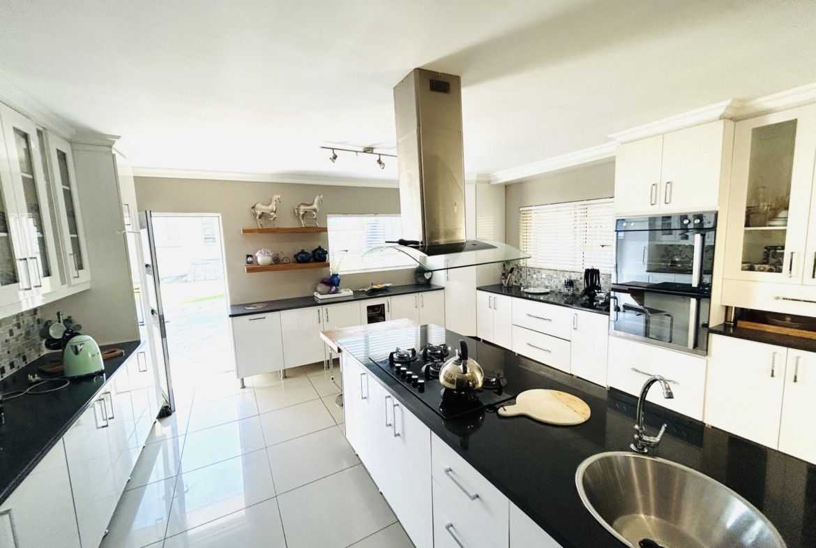 Family home in Abbotsford for sale!