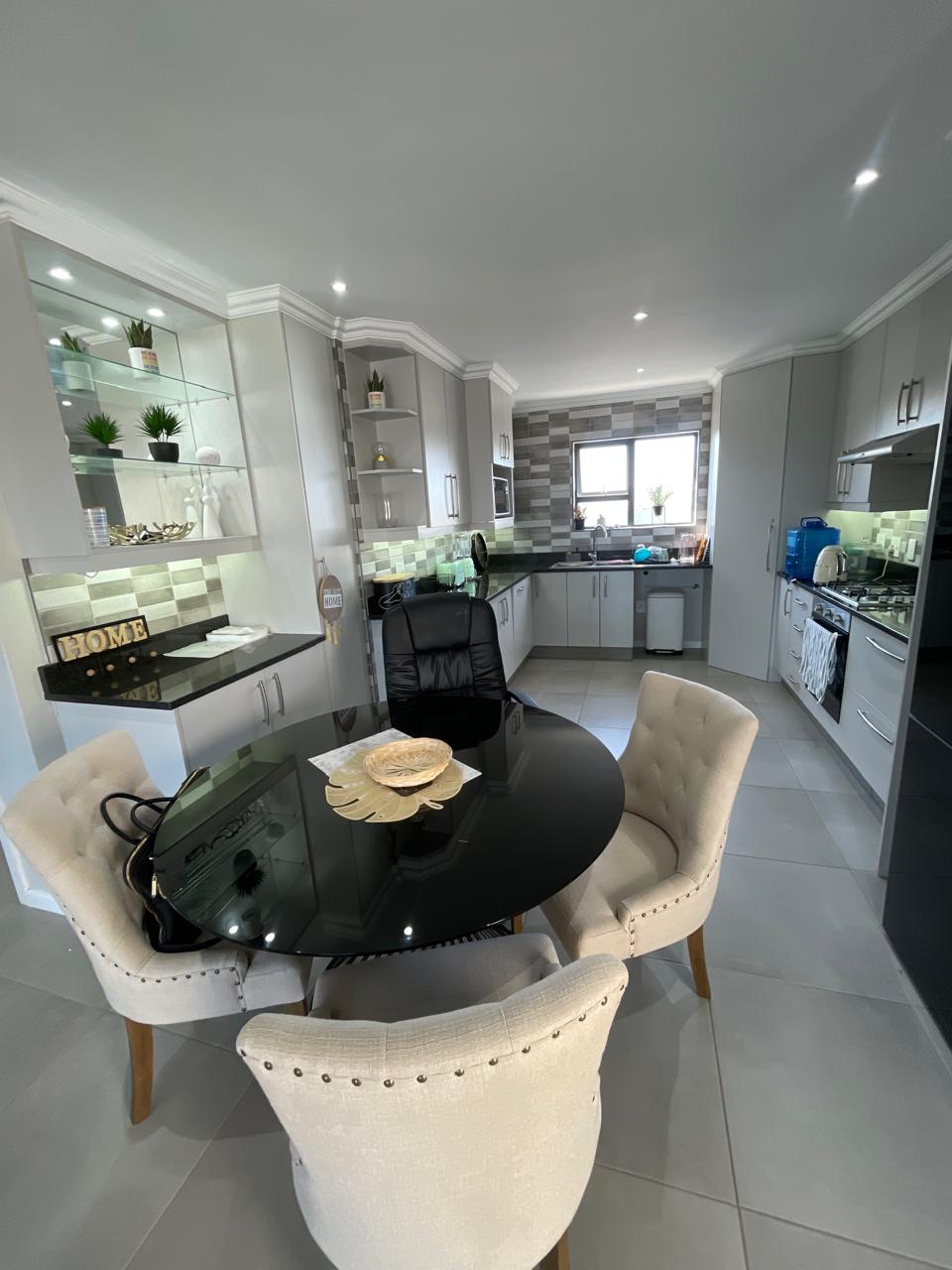 1 2 Bedroom Townhouse for Sale in Gonubie