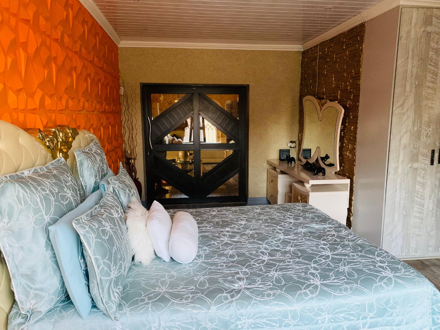 10 Elegant 4 Bedroom House for Grabs in KWT