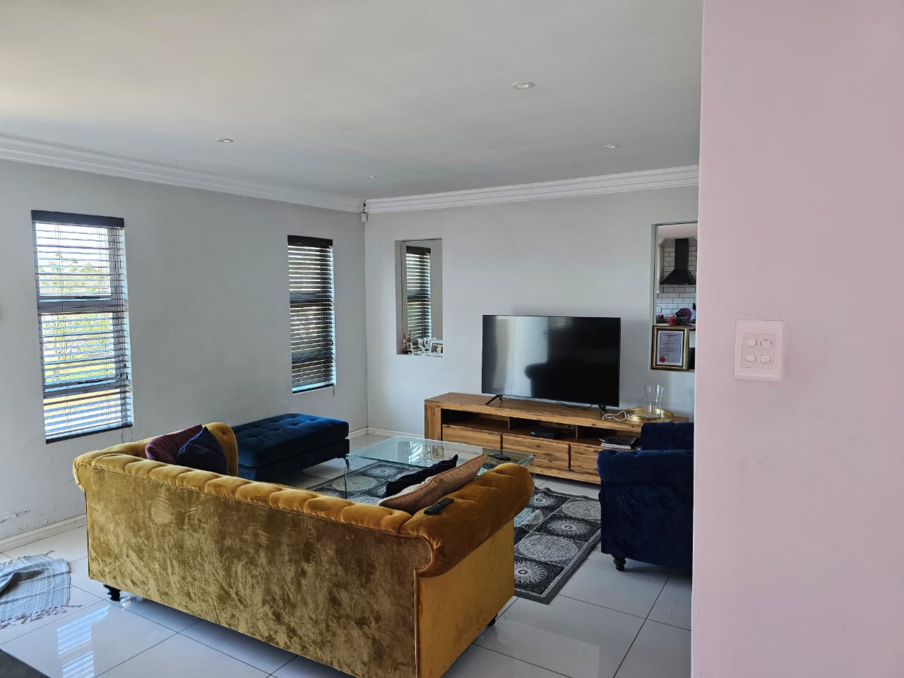 13 Fantastic lock-up townhouse for sale