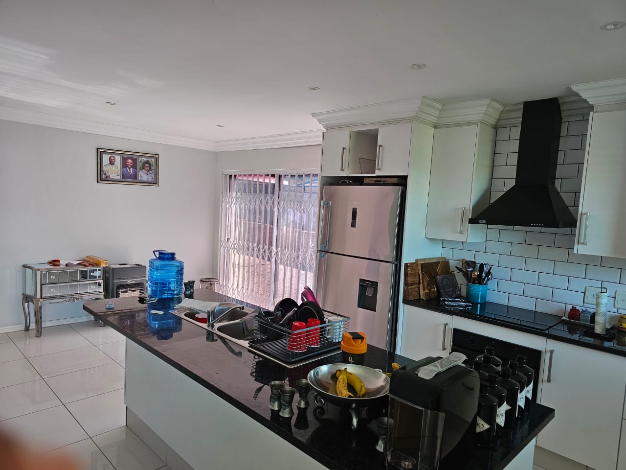 15 Fantastic lock-up townhouse for sale