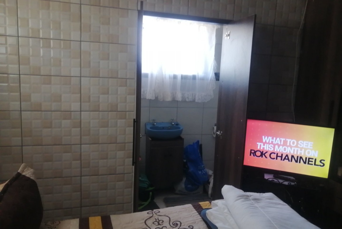 Starter home for sale in Gompo