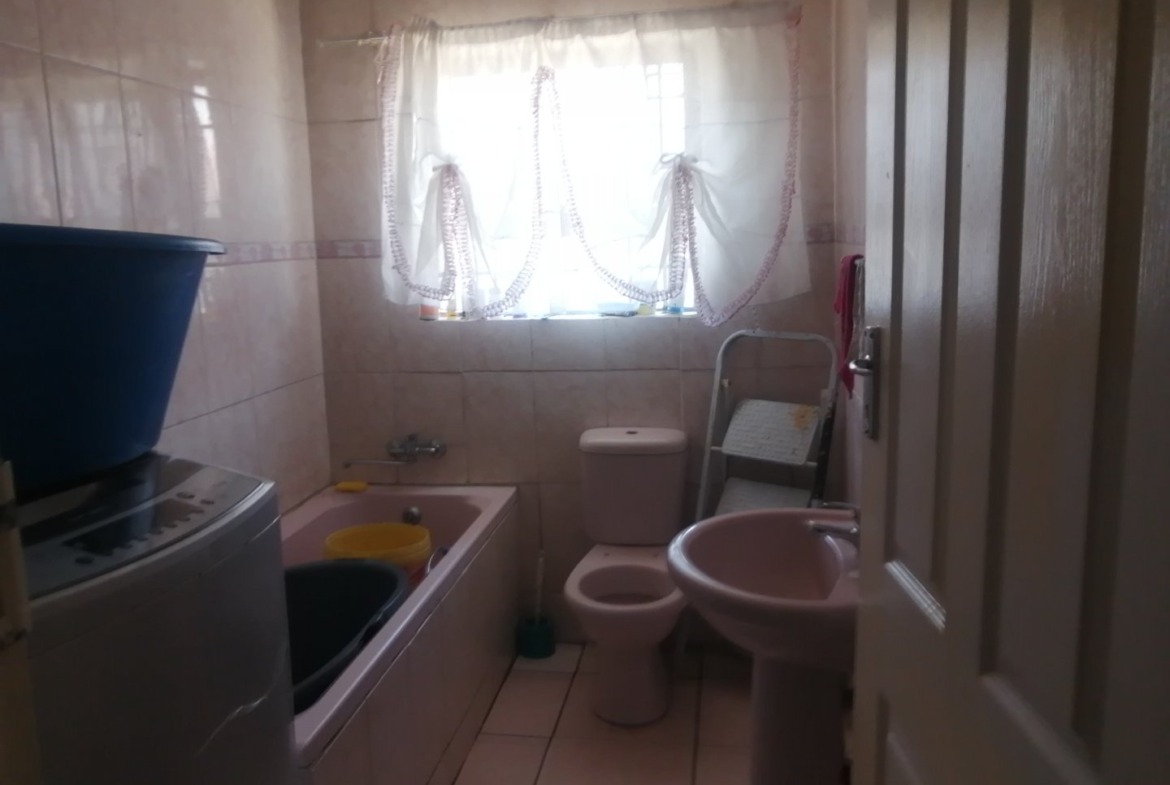 Starter home for sale in Gompo