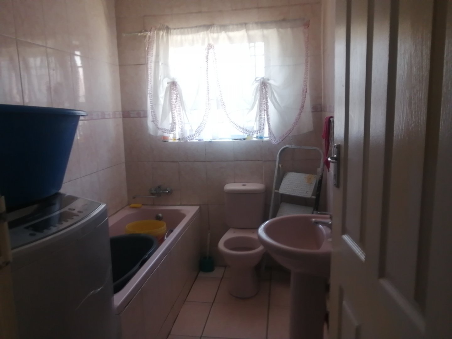 16 Starter home for sale in Gompo