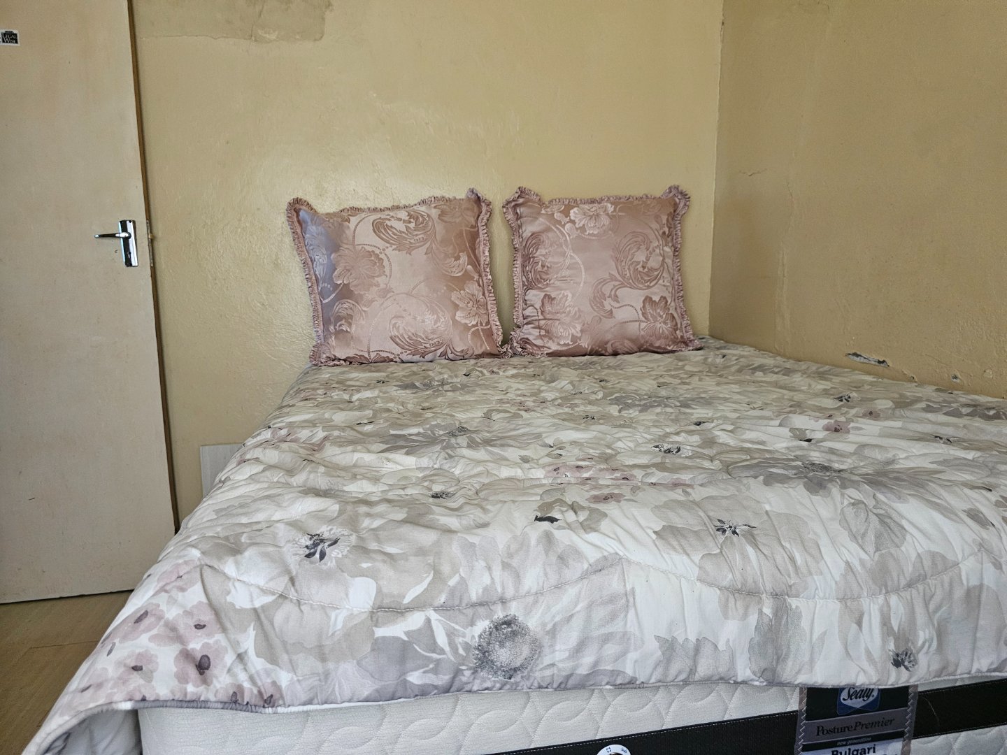 17 House For Sale in NU 16 Mdantsane
