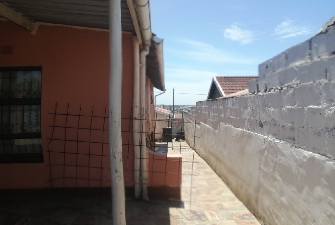 Starter home for sale in Gompo