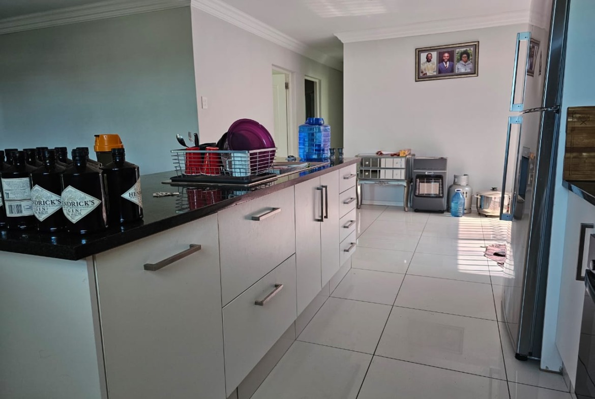 Fantastic lock-up townhouse for sale