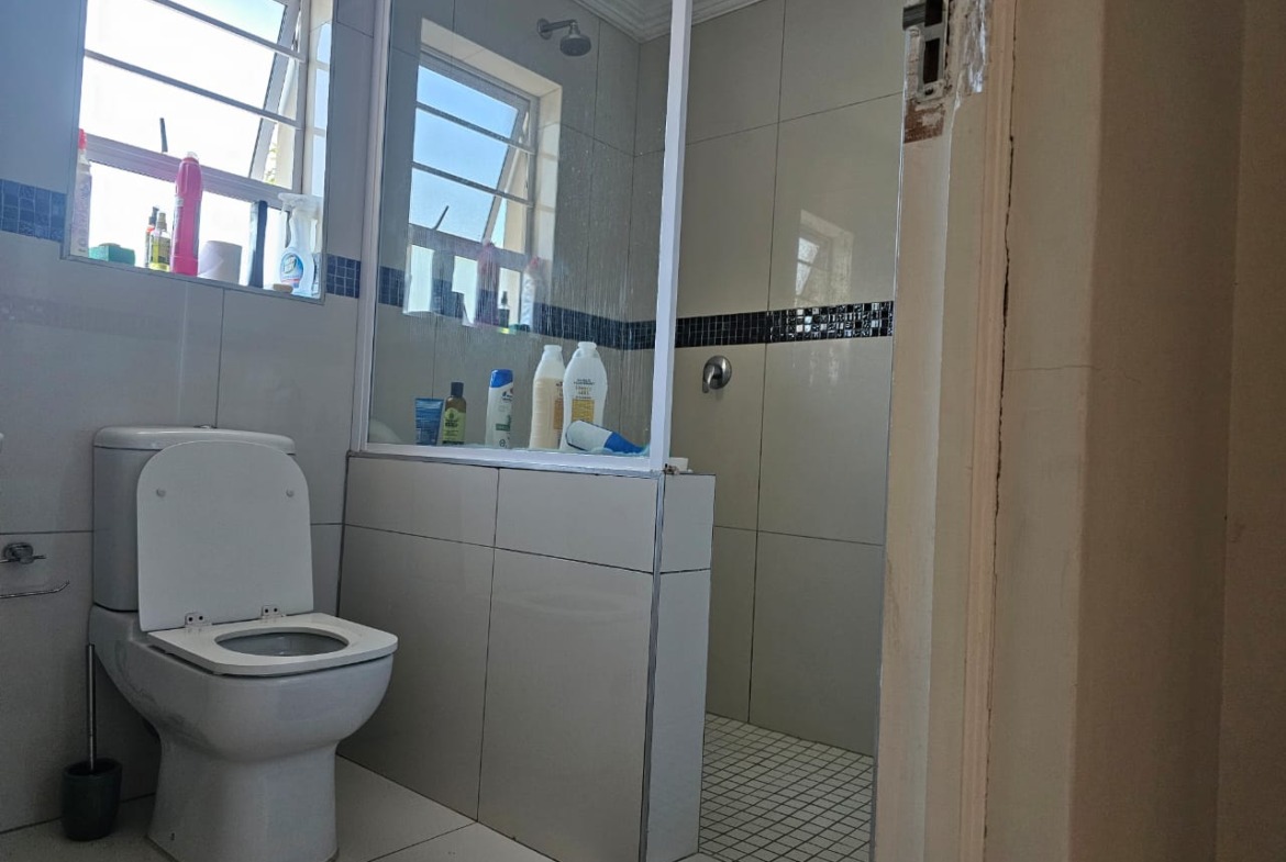 Fantastic lock-up townhouse for sale
