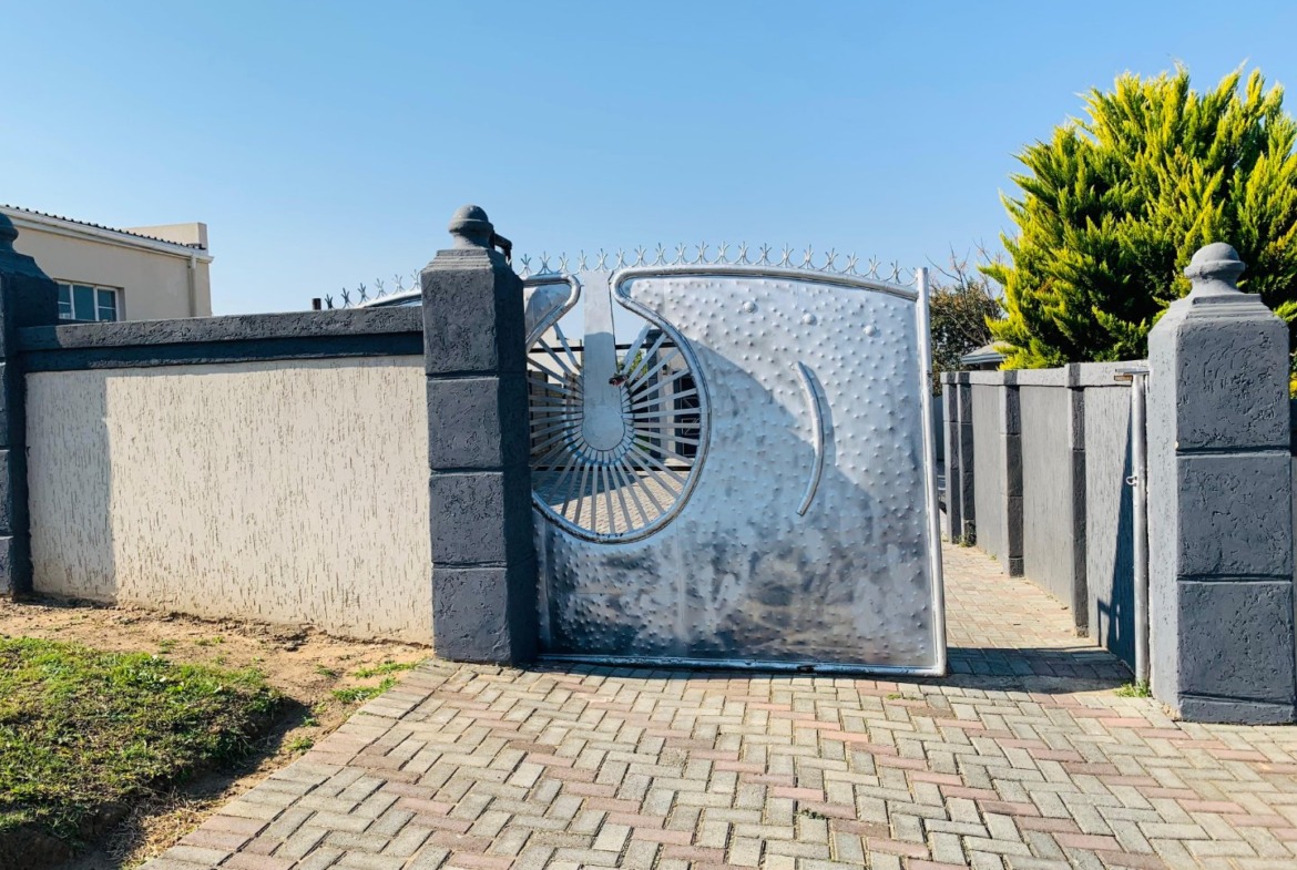 Elegant 4 Bedroom House for Grabs in KWT