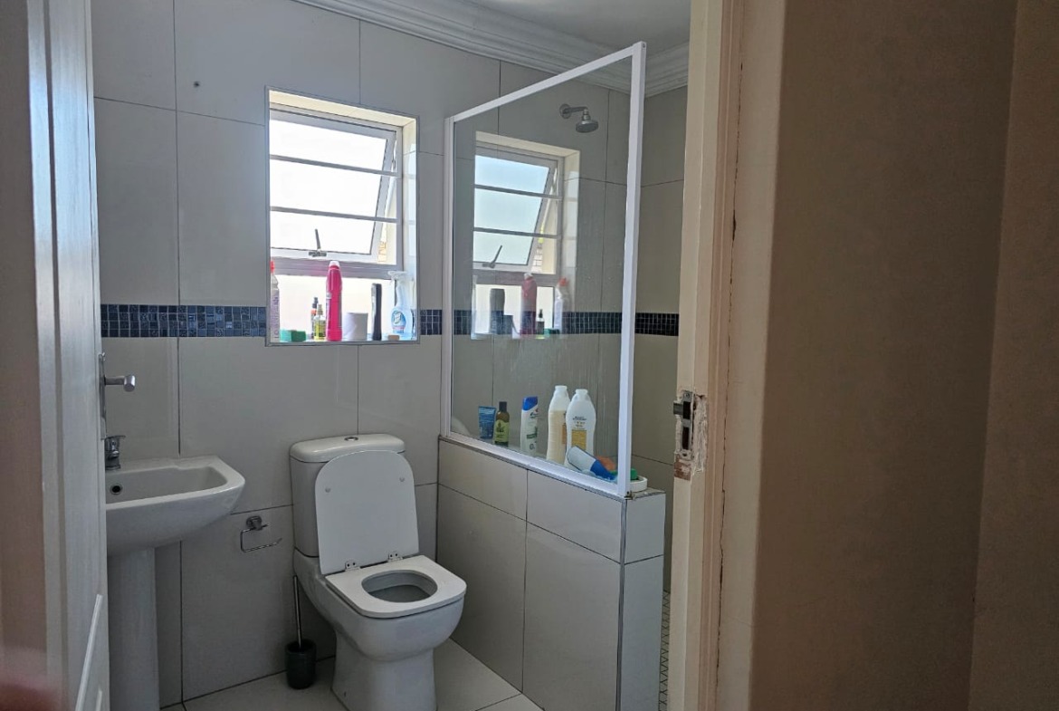 Fantastic lock-up townhouse for sale