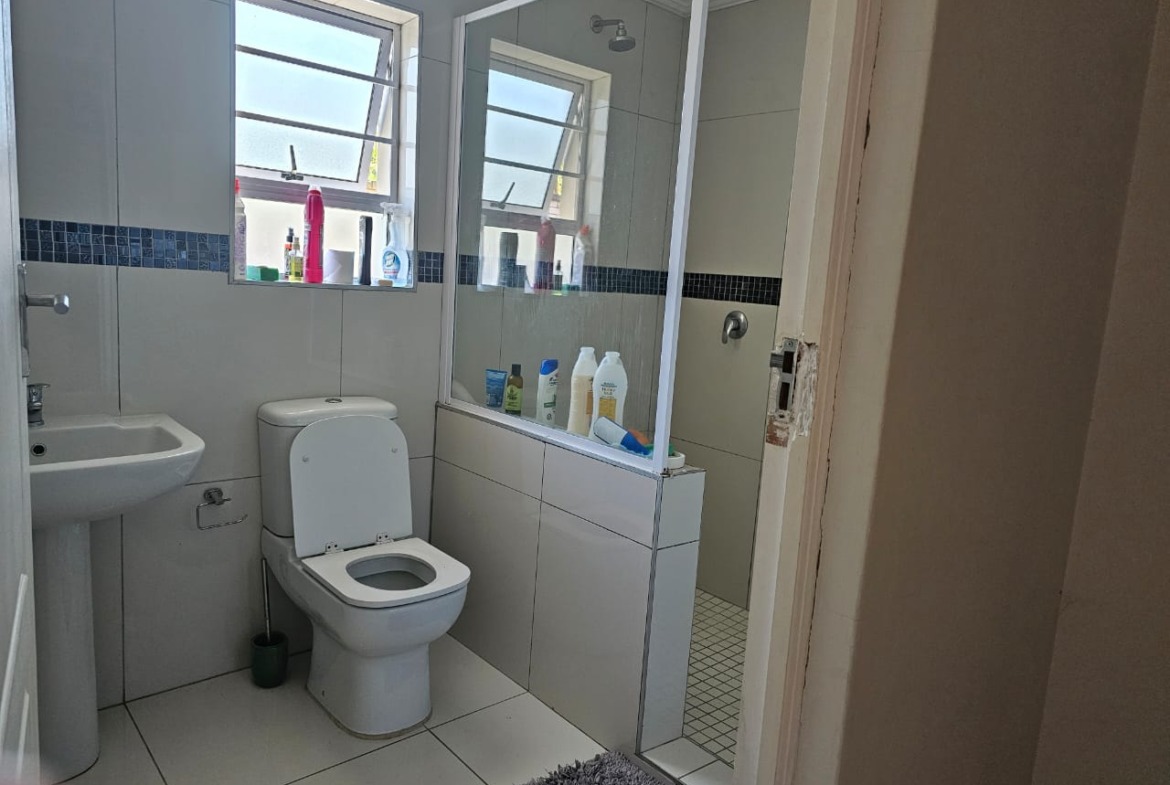 Fantastic lock-up townhouse for sale
