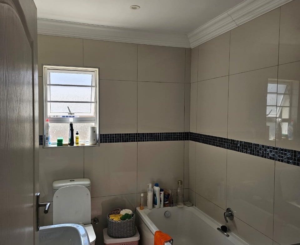 Fantastic lock-up townhouse for sale