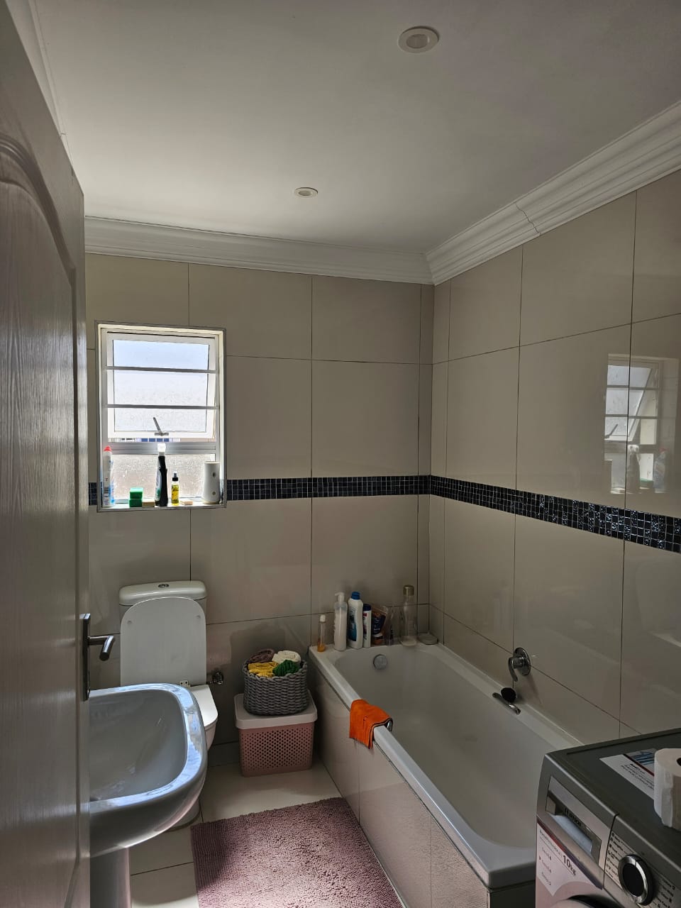 27 Fantastic lock-up townhouse for sale
