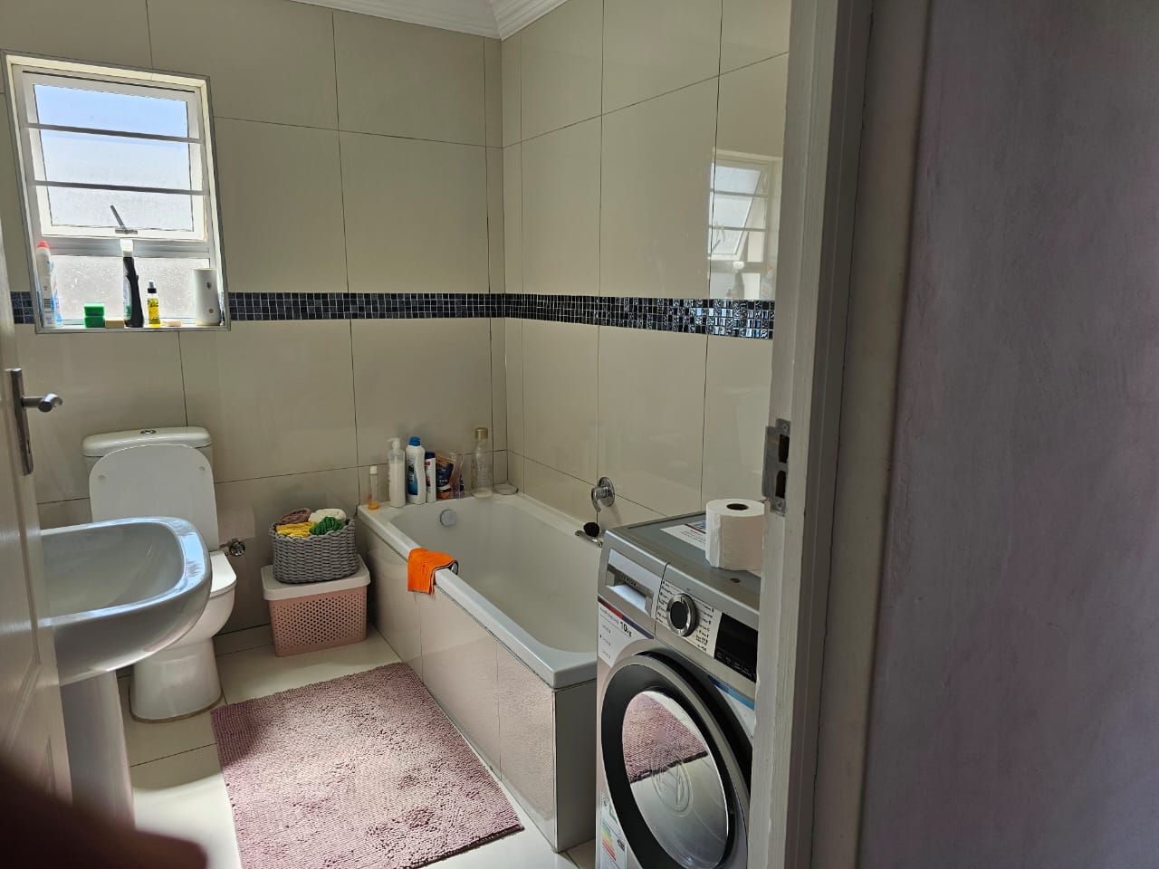 28 Fantastic lock-up townhouse for sale