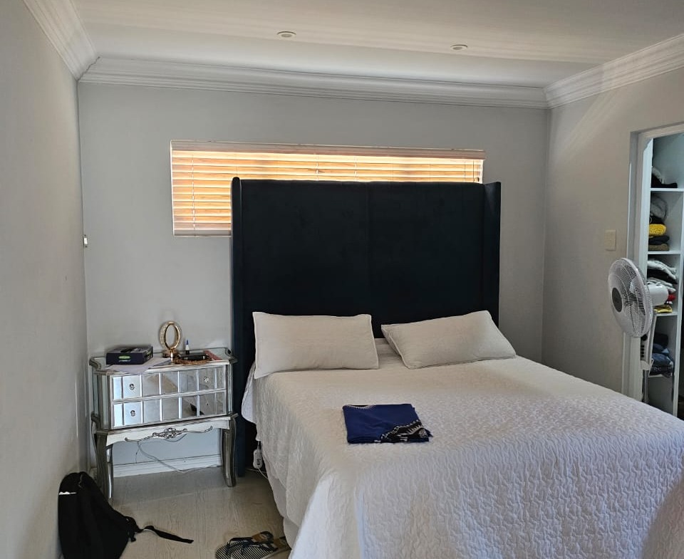 Fantastic lock-up townhouse for sale