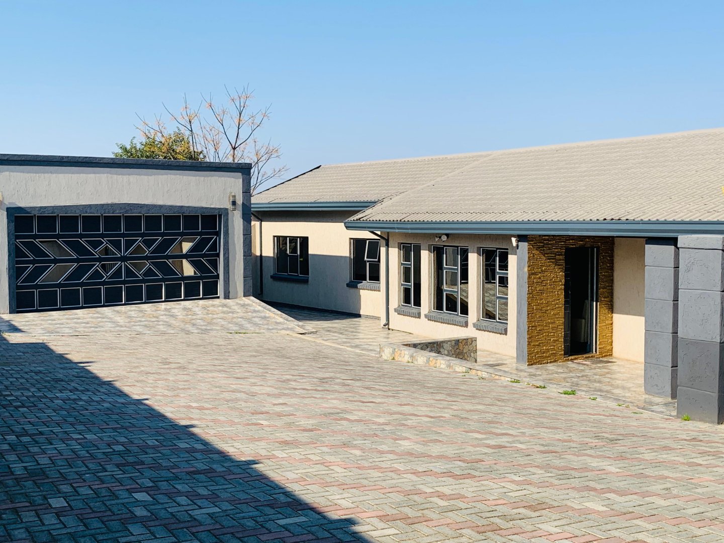 3 Elegant 4 Bedroom House for Grabs in KWT