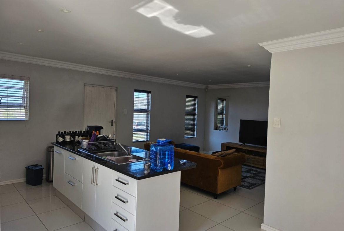 Fantastic lock-up townhouse for sale