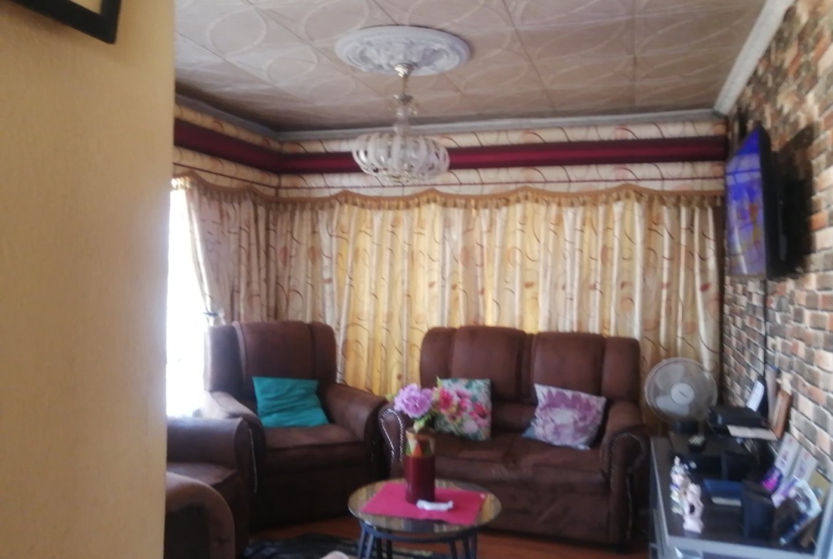 Starter home for sale in Gompo