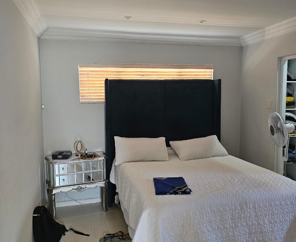 Fantastic lock-up townhouse for sale