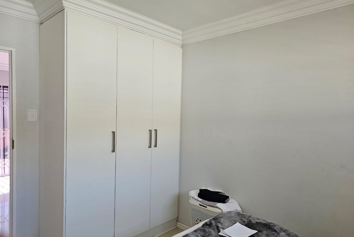 Fantastic lock-up townhouse for sale