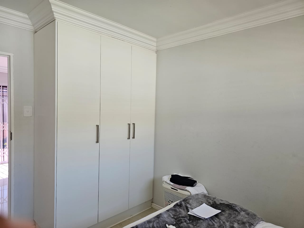 33 Fantastic lock-up townhouse for sale