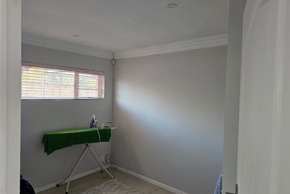 Fantastic lock-up townhouse for sale