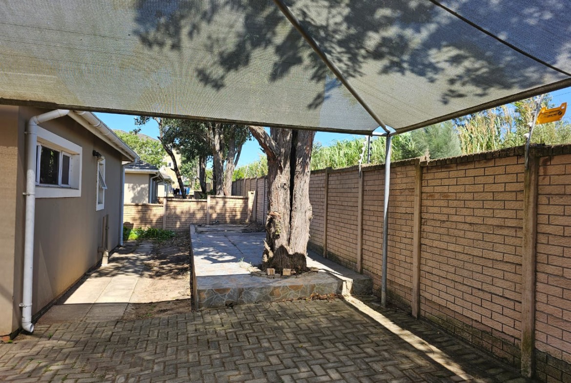 Fantastic lock-up townhouse for sale