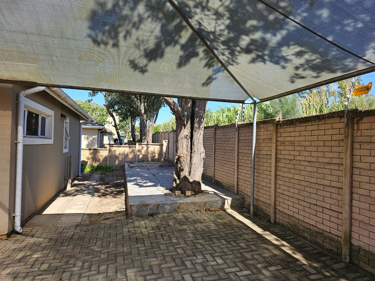 44 Fantastic lock-up townhouse for sale