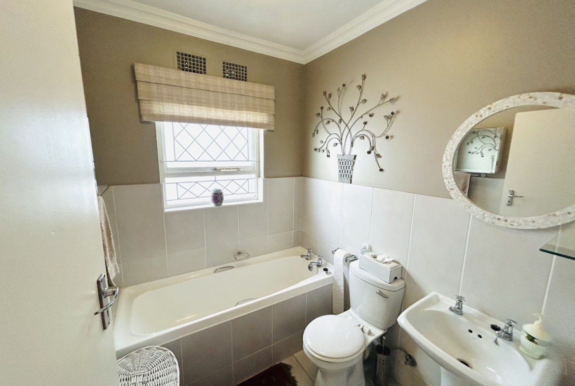 Townhouse for sale in Beacon Bay