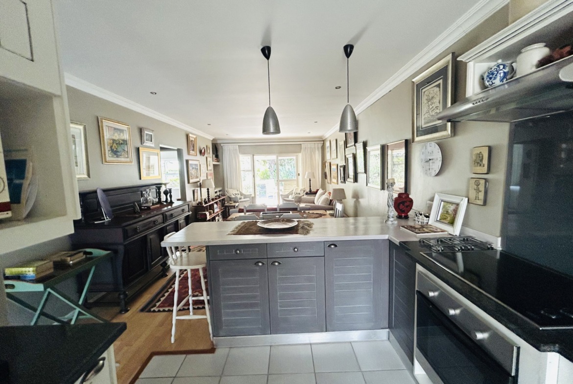Townhouse for sale in Beacon Bay