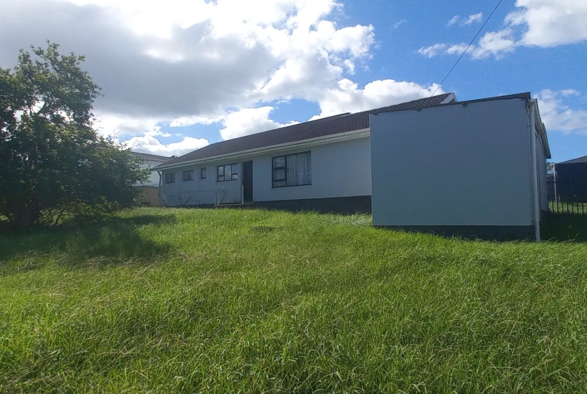 Prime Investment & Family Living on 979m²