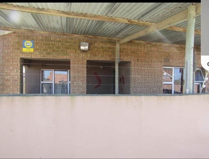 2 bedroom house for sale in Scenery Park
