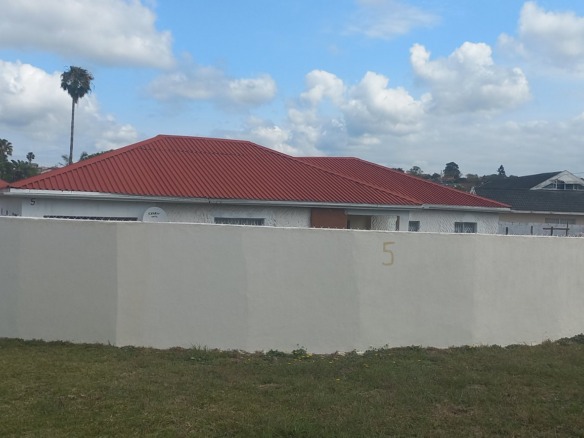 Prime 1,119m² Opportunity with Dual Rental Units