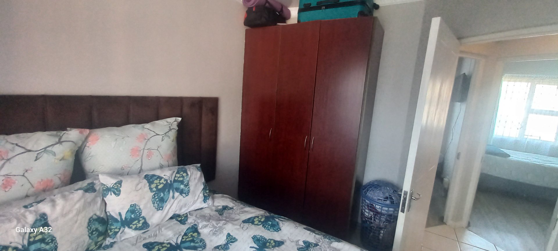 10 Charming 3-Bedroom Corner Home with Excellent Growth Potential in Amalinda
