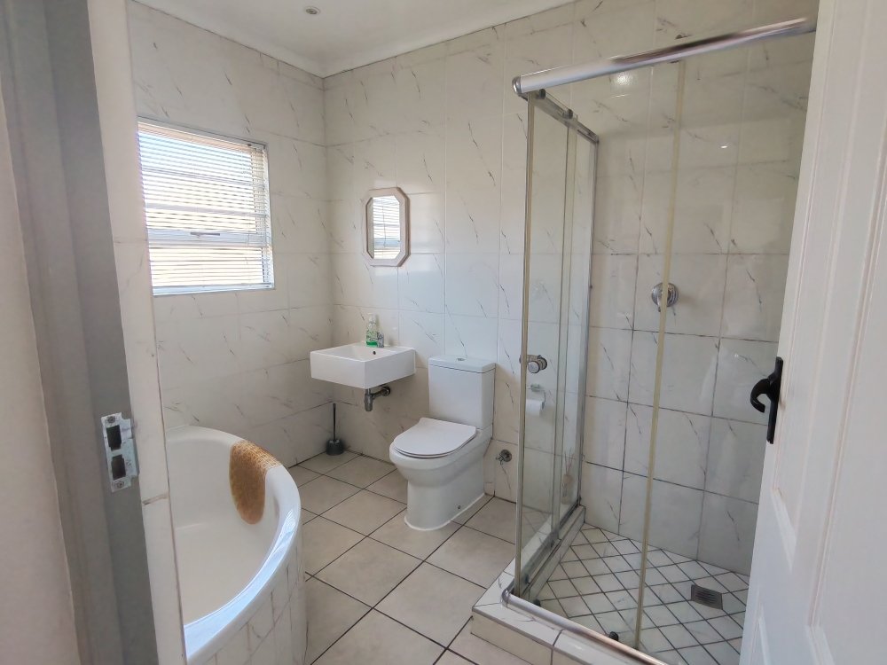 Beautiful, Neat and Modern townhouse for sale!!!