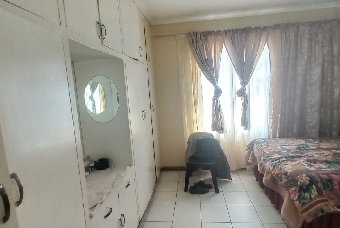 Prime 1,119m² Opportunity with Dual Rental Units