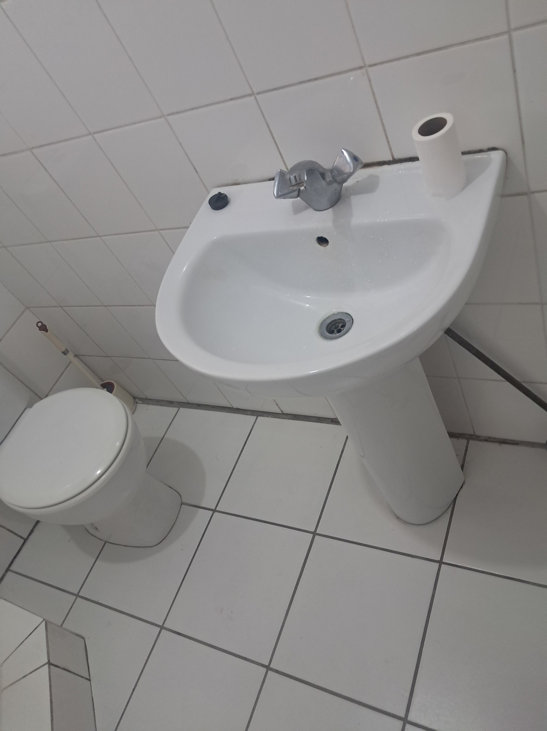 20260415_135531 Bachelor Flat for Sale in Quigney – Close to the Beach & CBD