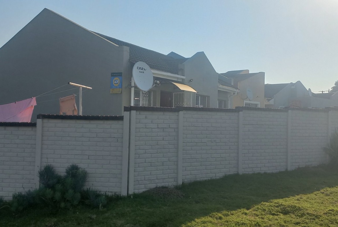 Charming 3-Bedroom Corner Home with Excellent Growth Potential in Amalinda