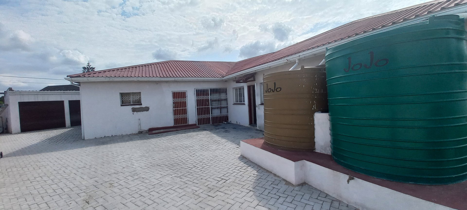 3 Prime 1,119m² Opportunity with Dual Rental Units