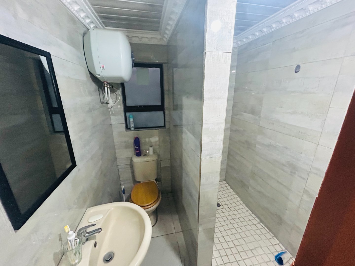 11 CHARMING 2 BEDROOM HOME – WELL MAINTAINED AND SECURED