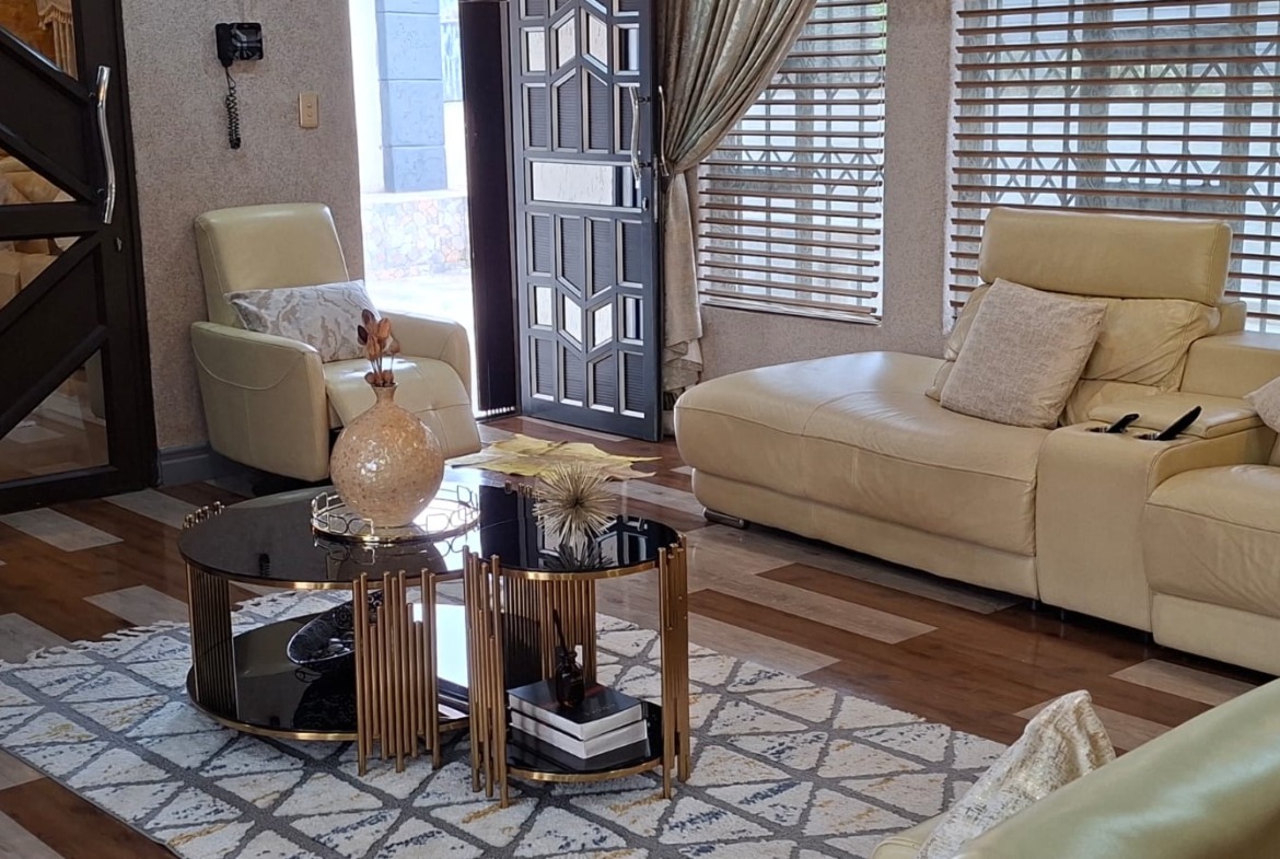 Charming & Secure 4-Bedroom Family Haven in West Bank, King Williams Town