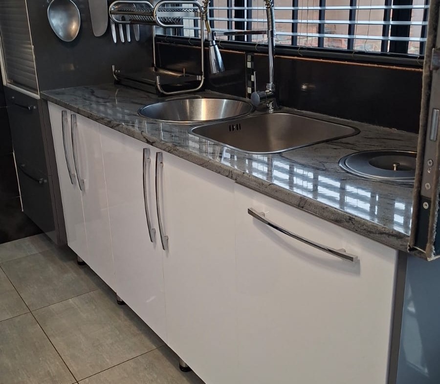 Charming & Secure 4-Bedroom Family Haven in West Bank, King Williams Town