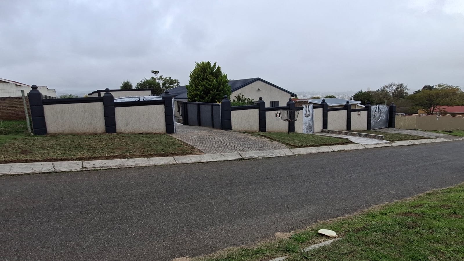 3 Charming & Secure 4-Bedroom Family Haven in West Bank, King Williams Town