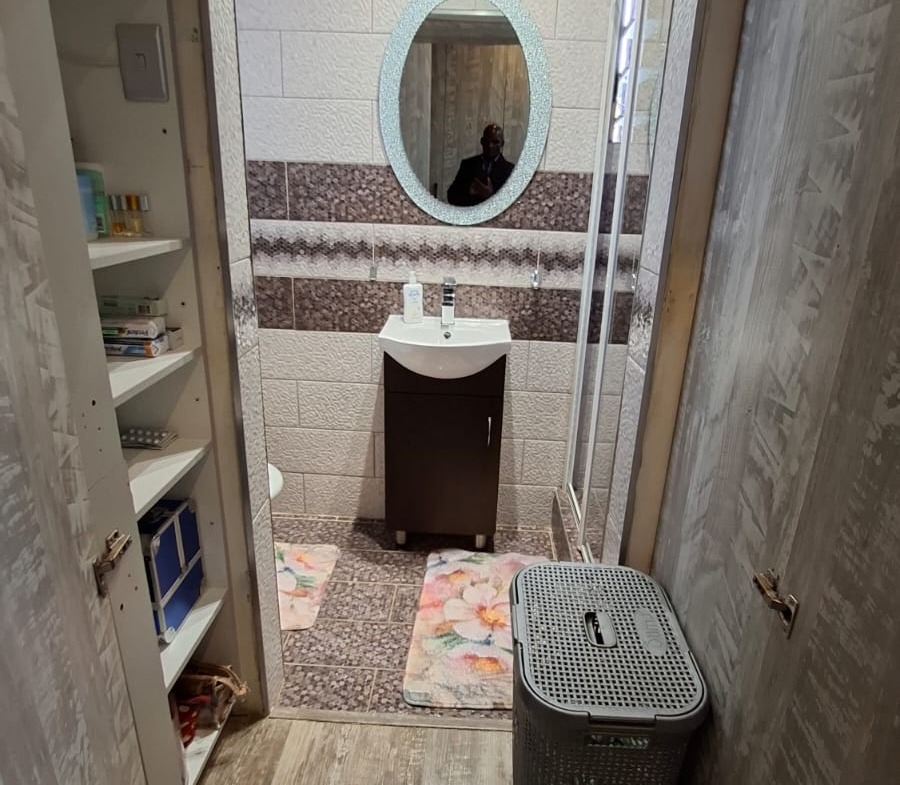Charming & Secure 4-Bedroom Family Haven in West Bank, King Williams Town