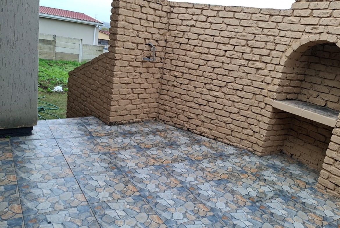 Charming & Secure 4-Bedroom Family Haven in West Bank, King Williams Town