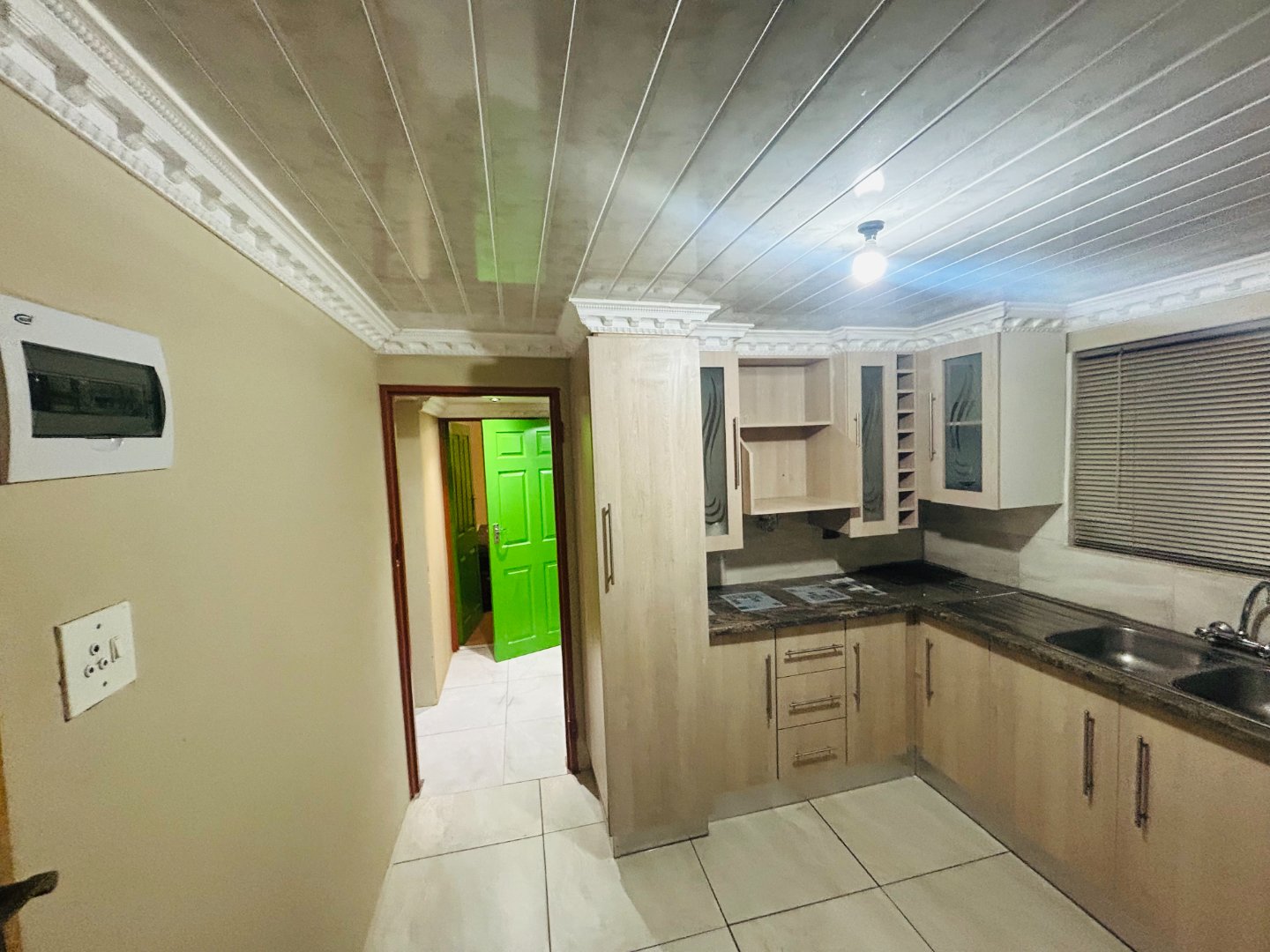 4 CHARMING 2 BEDROOM HOME – WELL MAINTAINED AND SECURED