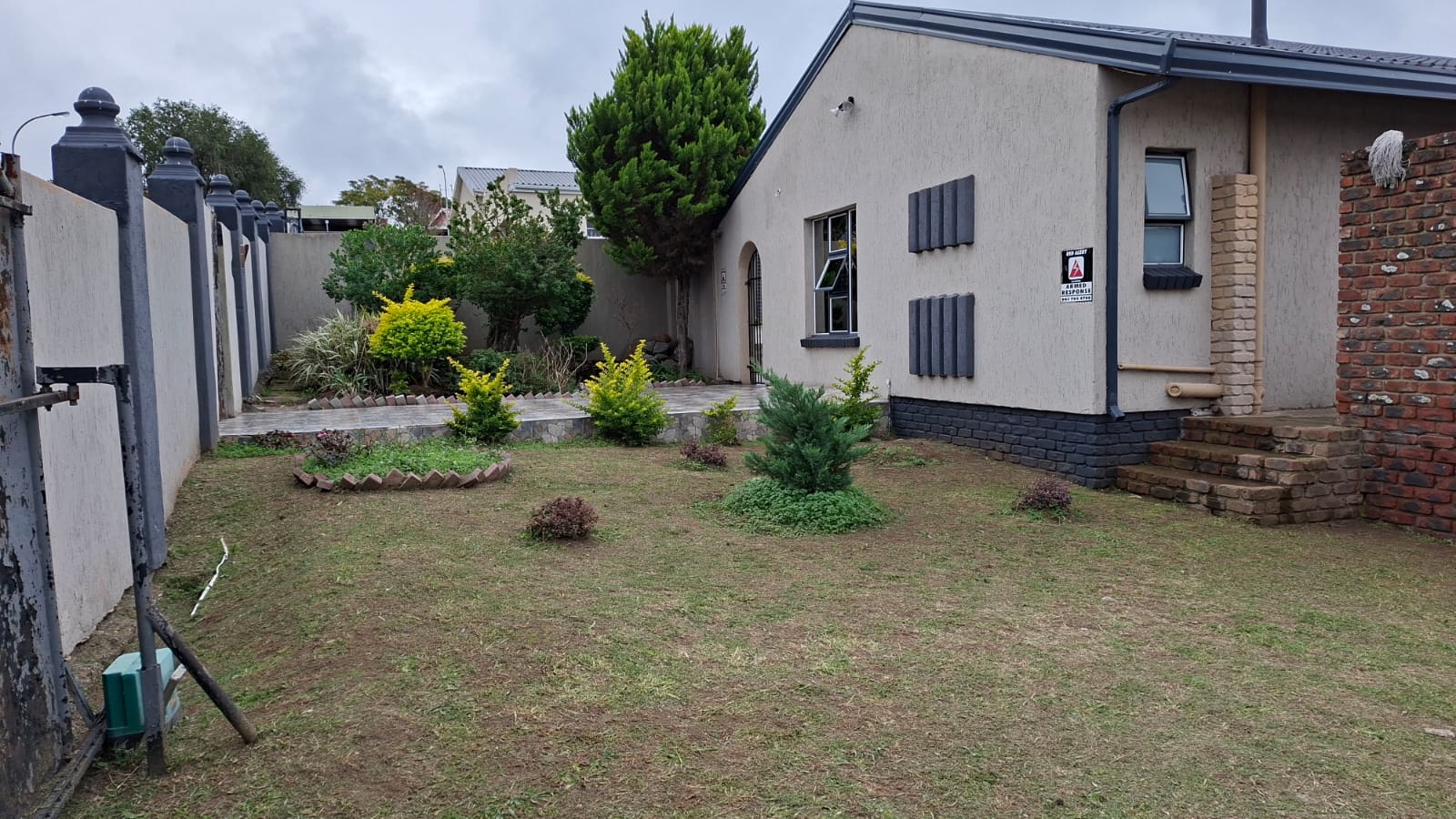 49 Charming & Secure 4-Bedroom Family Haven in West Bank, King Williams Town