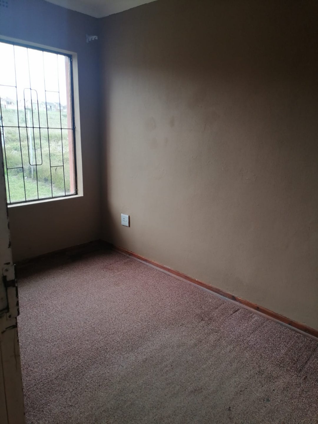 5 3 BEDROOM HOUSE FOR SALE IN BREIDBACH