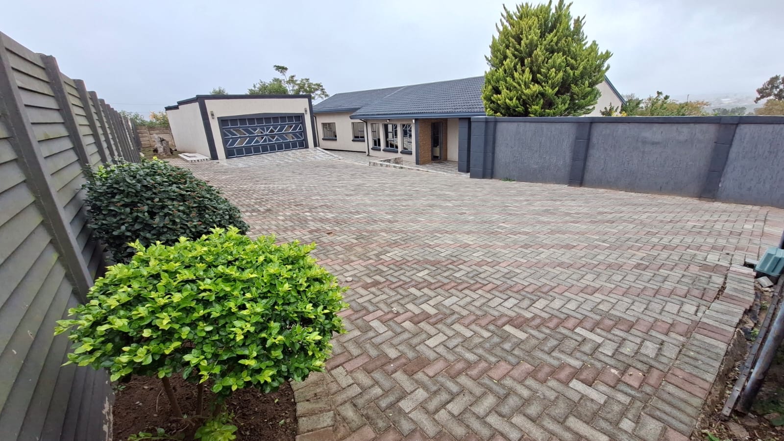 6 Charming & Secure 4-Bedroom Family Haven in West Bank, King Williams Town